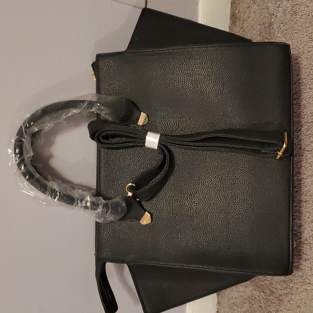 NWT Lulu's black handbag